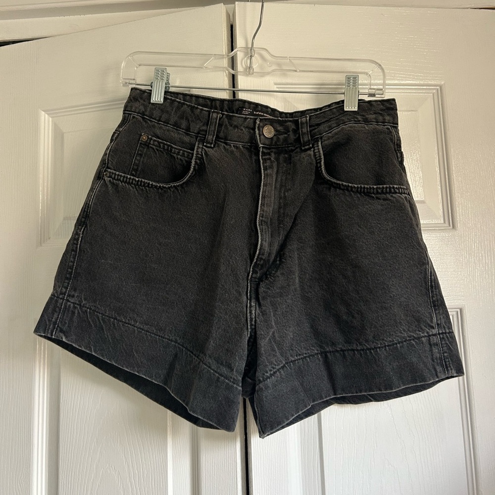 Zara Black Jean Shorts High-Waisted Relaxed Fit